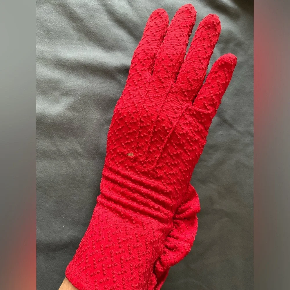 Fancy gloves - Picture 7 of 7